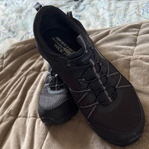 Skechers Women’s Air Cooled, Memory Foam Sneakers size 8.5 wide